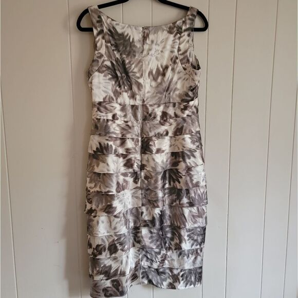 Pleated bodycon dress satin - Picture 3 of 3